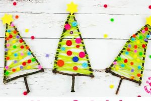 1. Yarn & Sticks Christmas Tree 
